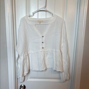 Promesa Cream Buttoned Peplum Blouse